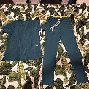 Figs scrubs blue medium top S/T bottom